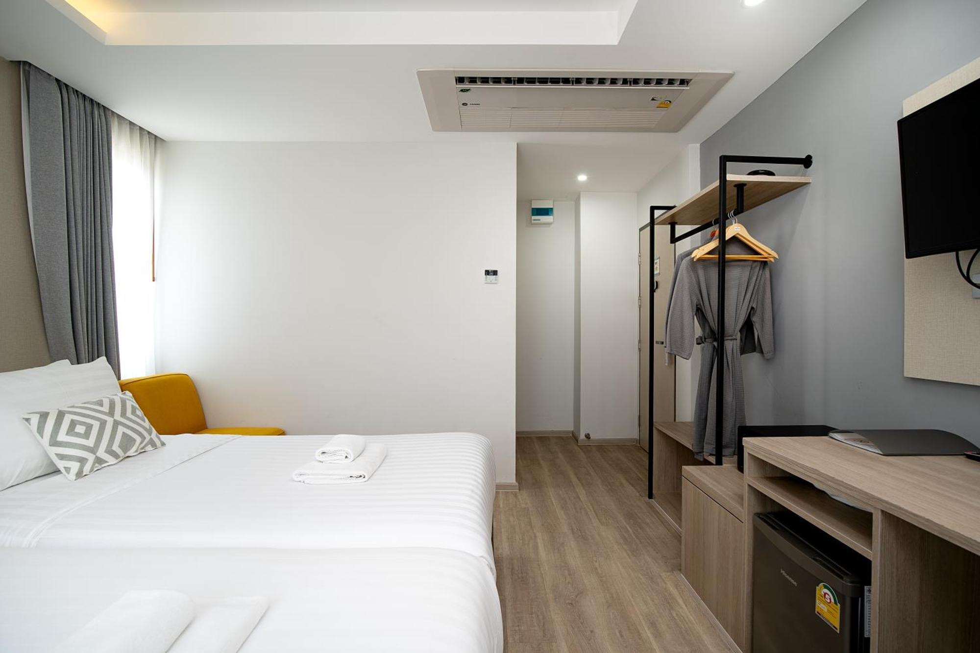 בנגקוק The Riski Hotel At Bangphlat Station Sha מראה חיצוני תמונה
