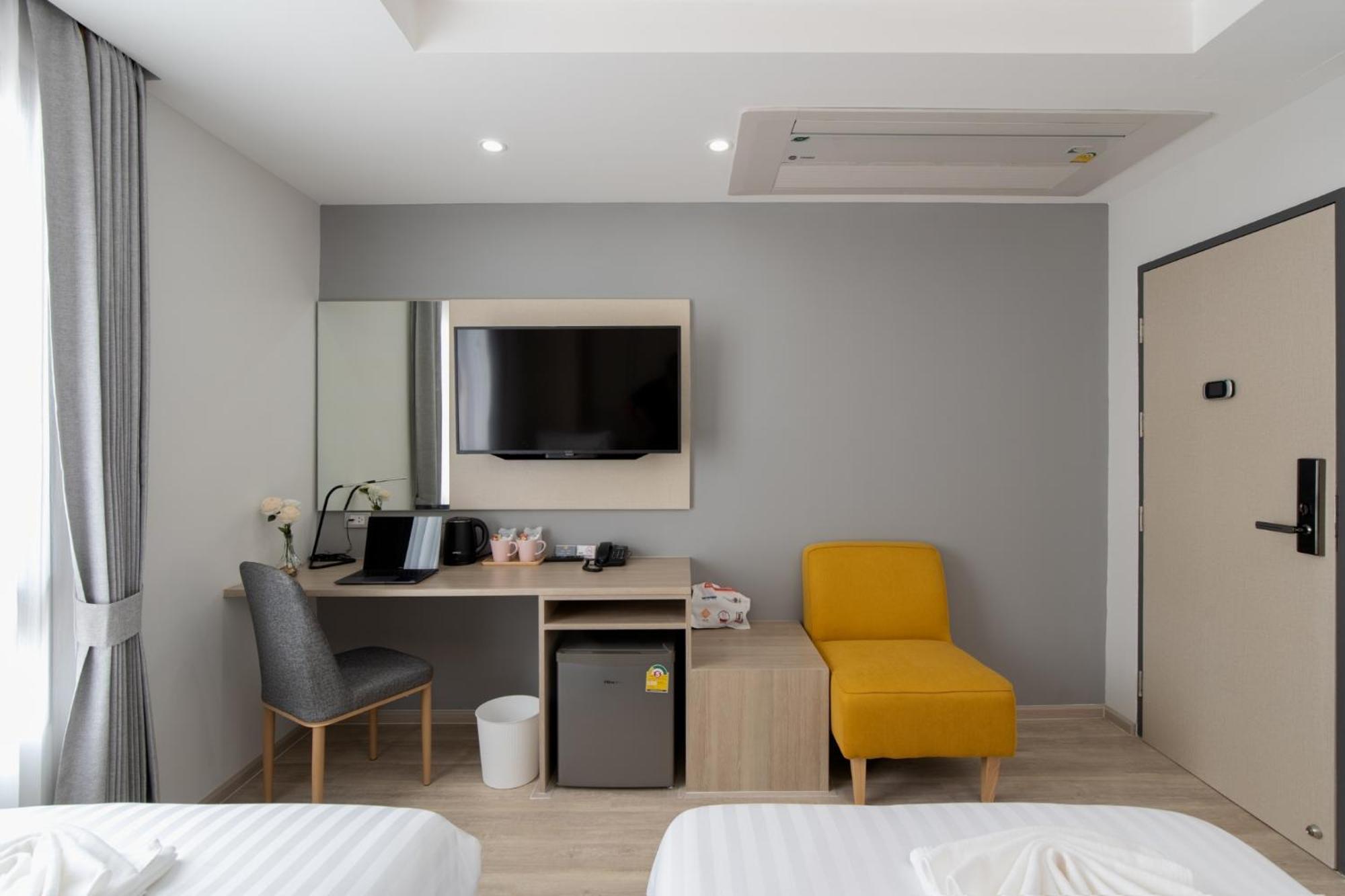 בנגקוק The Riski Hotel At Bangphlat Station Sha מראה חיצוני תמונה