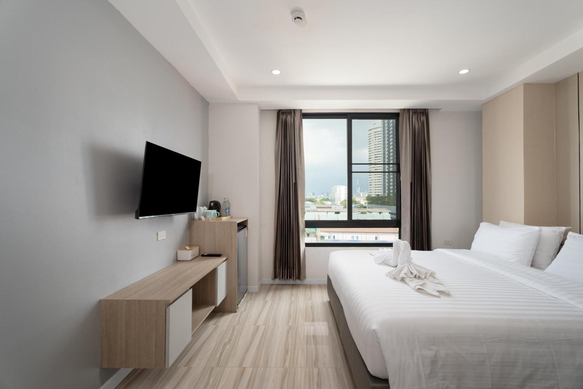 בנגקוק The Riski Hotel At Bangphlat Station Sha מראה חיצוני תמונה